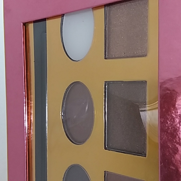 Risque Beaute Essential Eye & Brow Kit. NEW - Picture 7 of 8